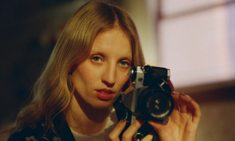 MasterClass—CAPTURE YOUR VISION THROUGH PHOTOGRAPHY, Petra Collins.